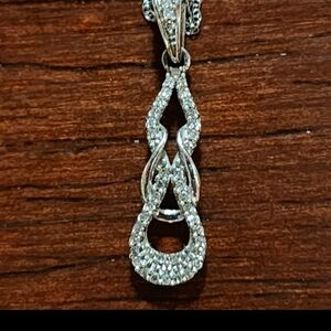 Elegant 10k White Gold Pendant Necklace